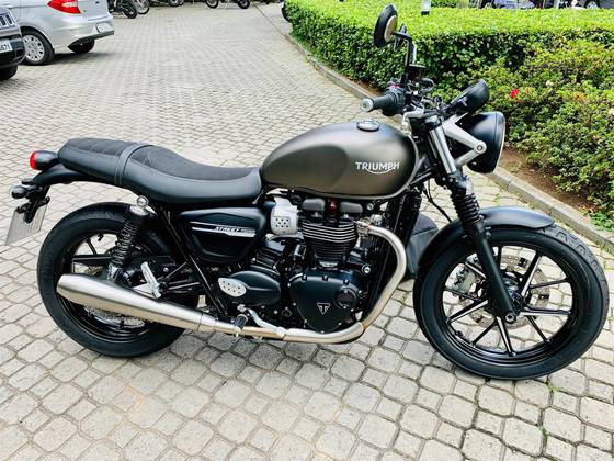 TRIUMPH STREET TWIN 